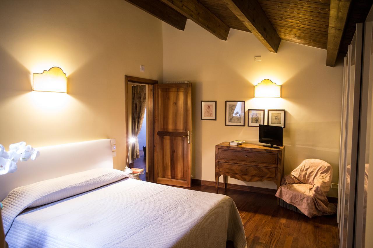 B&B Charme Celestino V° L'Aquila Exterior photo
