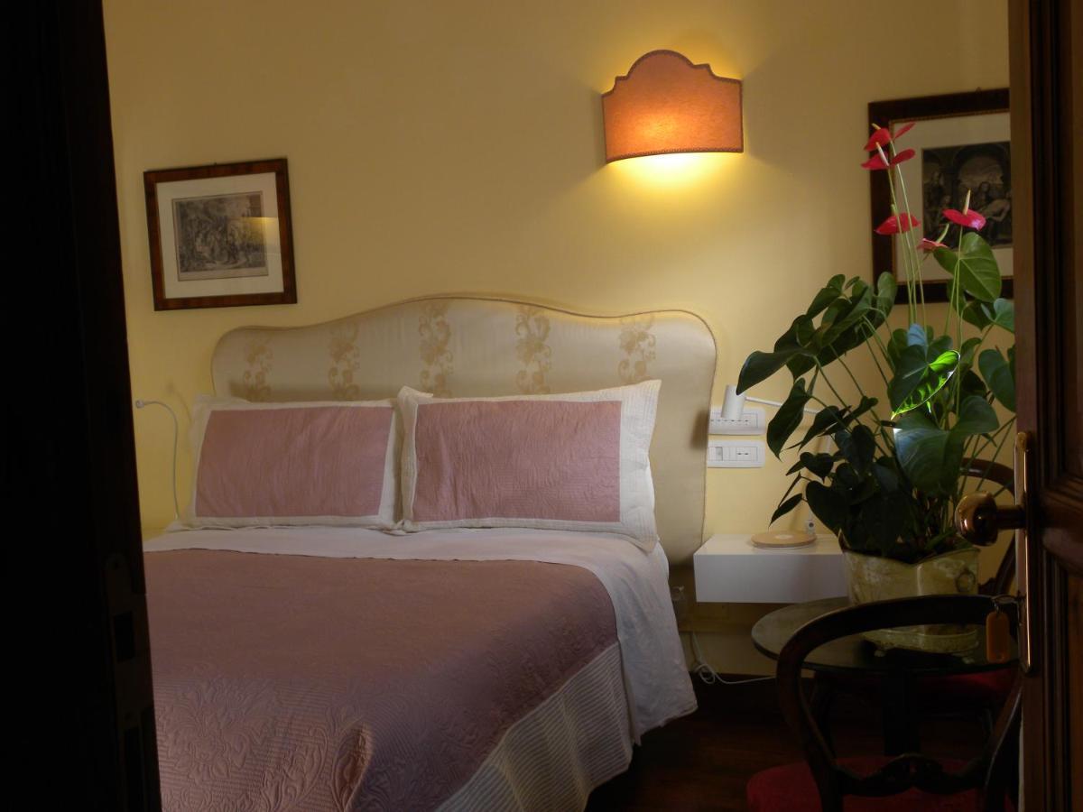 B&B Charme Celestino V° L'Aquila Exterior photo
